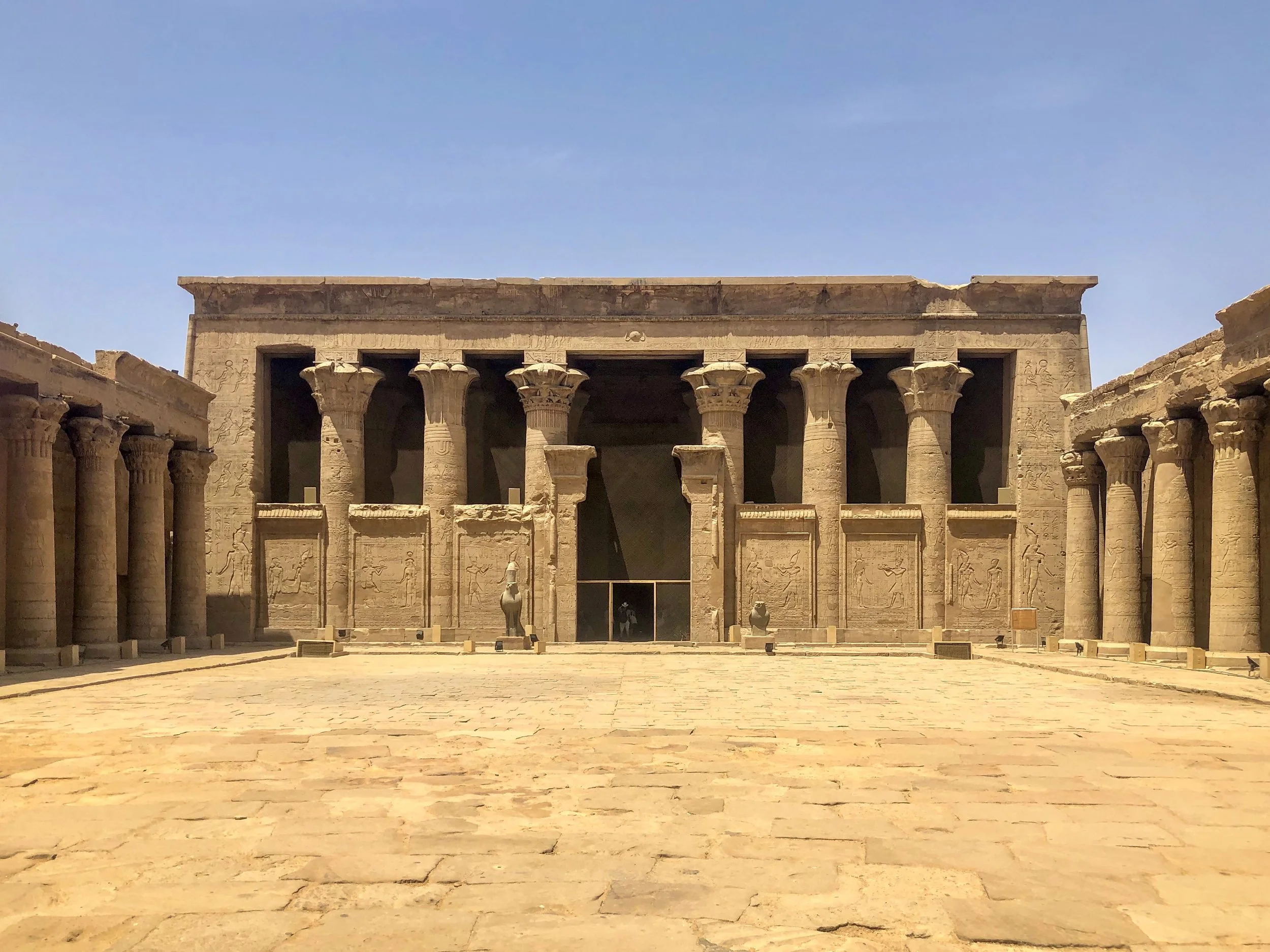 Splendeurs de l'Egypte ancienne : 10 jours d'exception entre Caire millenaire et croisiere de luxe sur le Nil, d'Assouan a Louxor